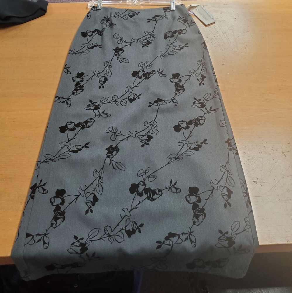 Mainframe skirt size 9